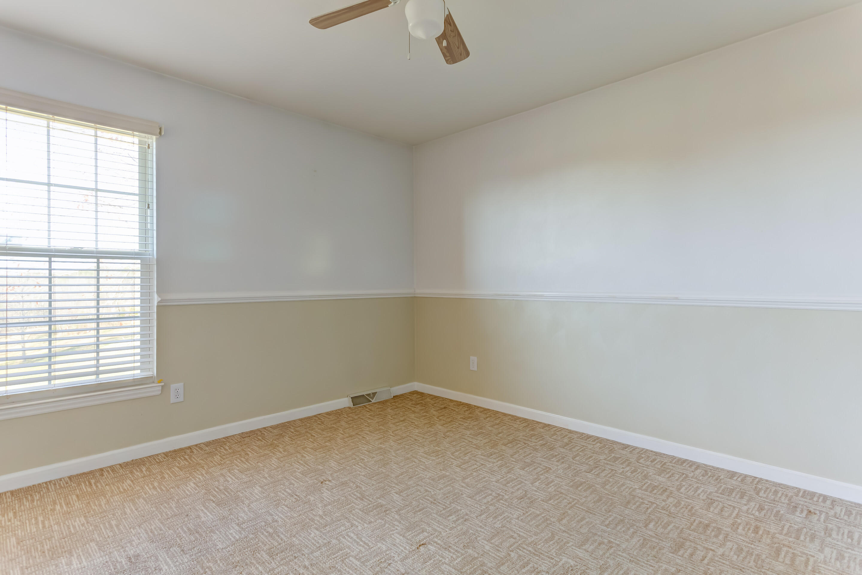 2823 Poteet Road Hardy, VA 24101 - Photo 14 of 25 an empty room with a window