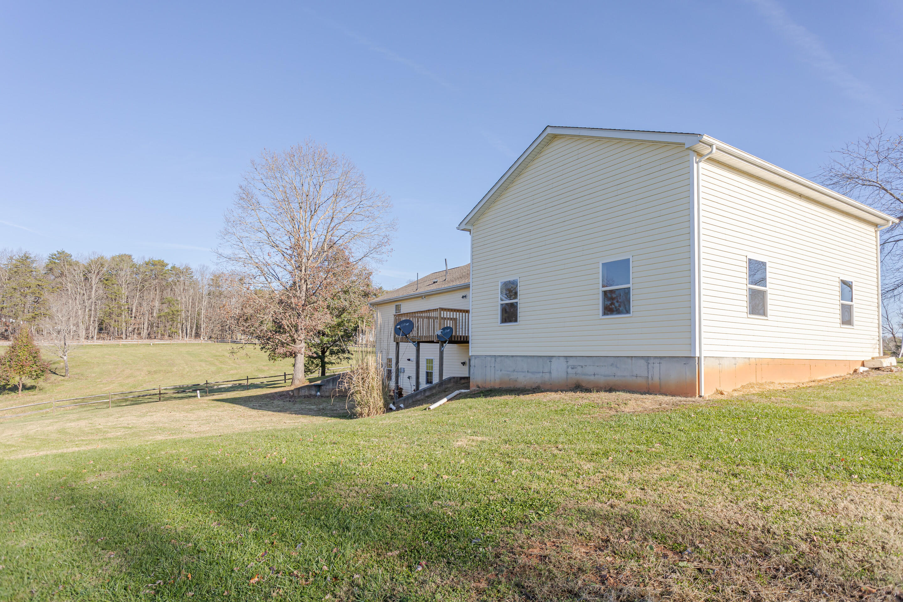 2823 Poteet Road Hardy, VA 24101 - Photo 22 of 25 a view of a house with a yard