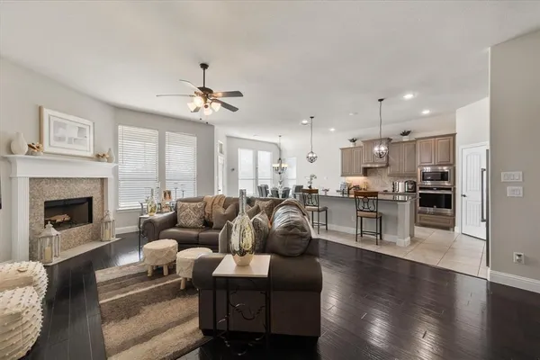 $345,000 | 118 Basswood Drive, Red Oak, TX 75154