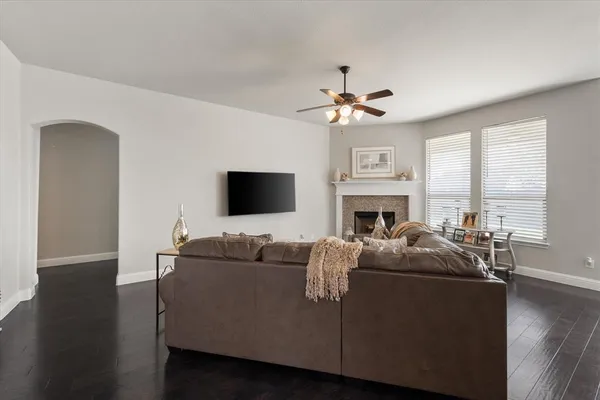 $345,000 | 118 Basswood Drive, Red Oak, TX 75154