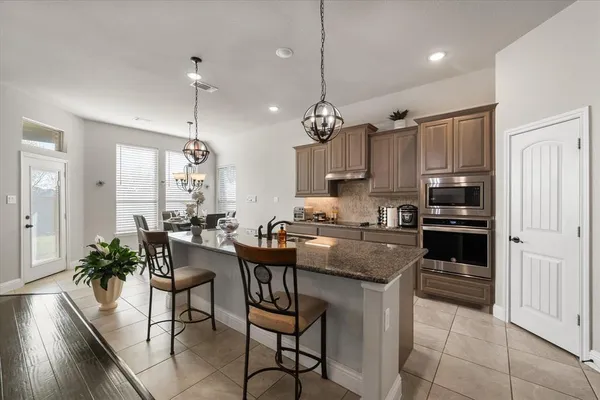 $345,000 | 118 Basswood Drive, Red Oak, TX 75154