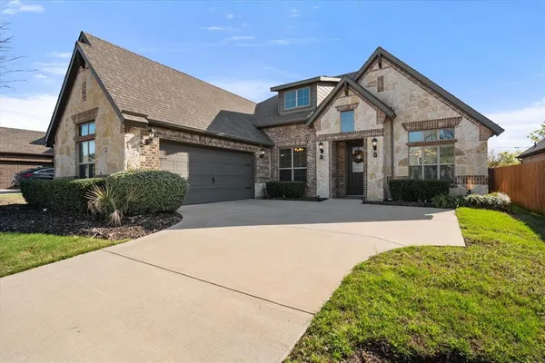 $345,000 | 118 Basswood Drive, Red Oak, TX 75154