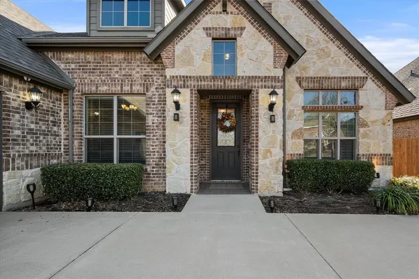 $345,000 | 118 Basswood Drive, Red Oak, TX 75154