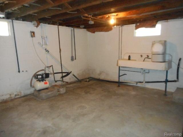 9226 Douglas Road Temperance, MI 48182 - Photo 16 of 17 16.jpg