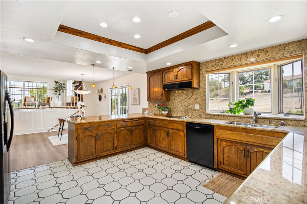 1238 Barbara Drive Vista, CA 92084 - Photo 11 of 49