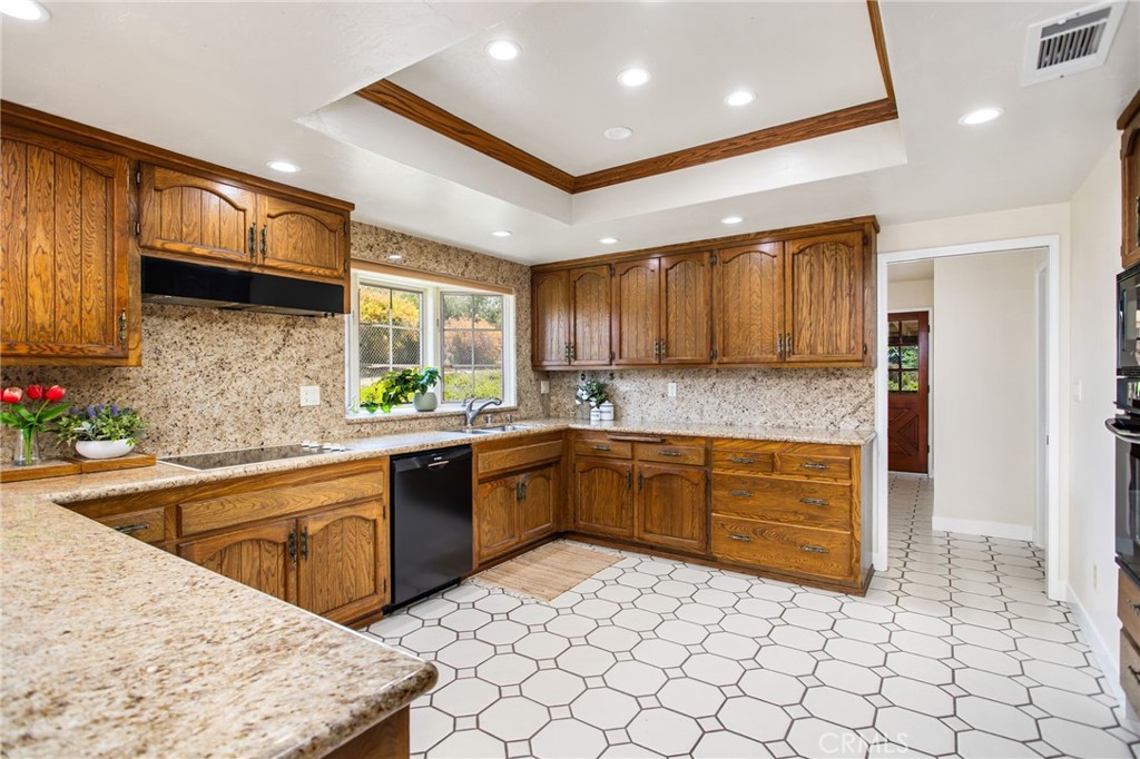 1238 Barbara Drive Vista, CA 92084 - Photo 12 of 49