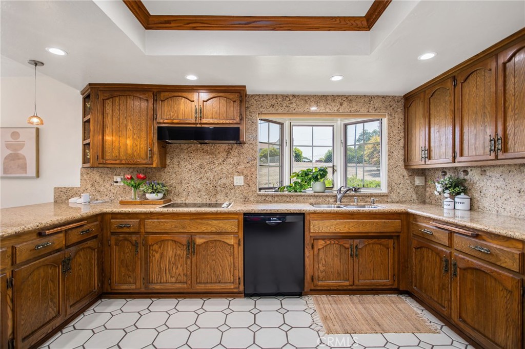 1238 Barbara Drive Vista, CA 92084 - Photo 14 of 49