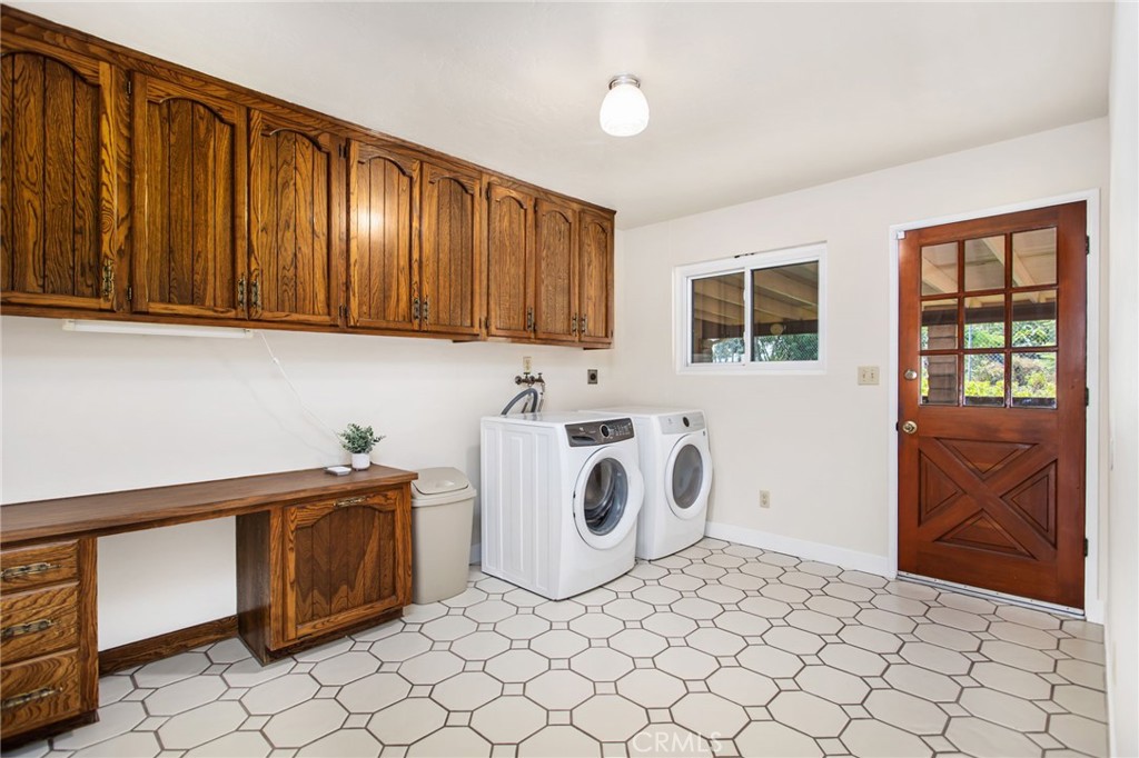 1238 Barbara Drive Vista, CA 92084 - Photo 15 of 49