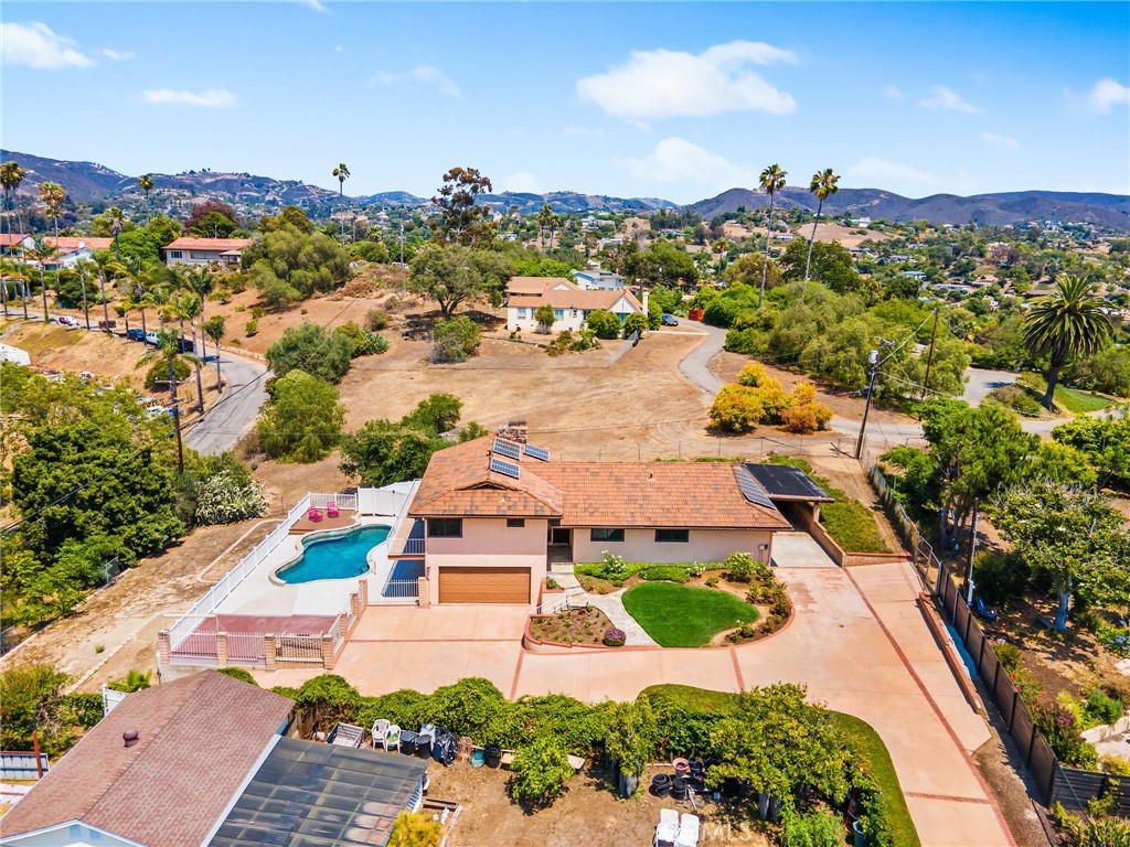 1238 Barbara Drive Vista, CA 92084 - Photo 3 of 49