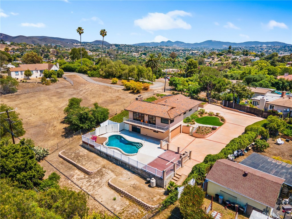 1238 Barbara Drive Vista, CA 92084 - Photo 5 of 49