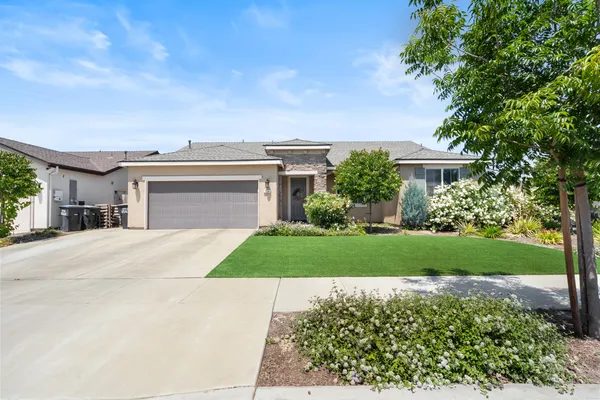 $440,000 | 2334 East Monte Vista Avenue, Visalia, CA 93292