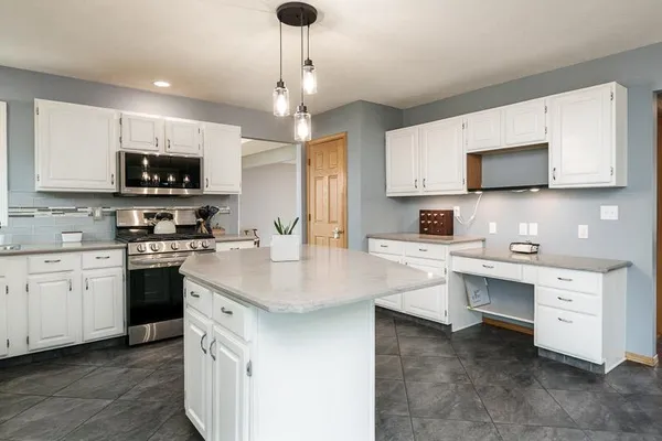 $549,900 | 12192 Carberry Lane, Roscoe, IL 61073