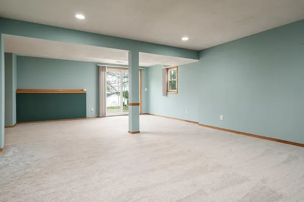 $549,900 | 12192 Carberry Lane, Roscoe, IL 61073