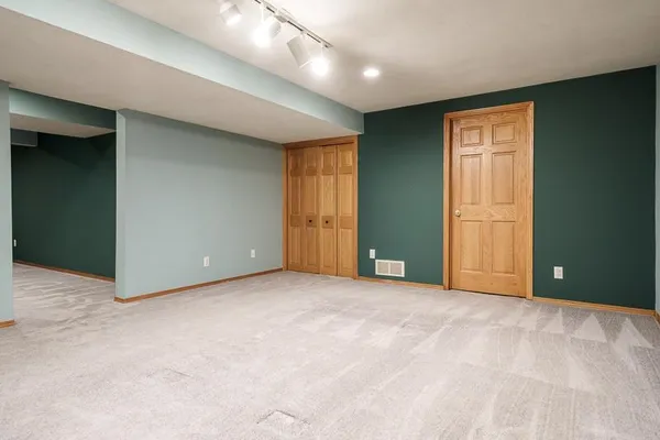 $549,900 | 12192 Carberry Lane, Roscoe, IL 61073