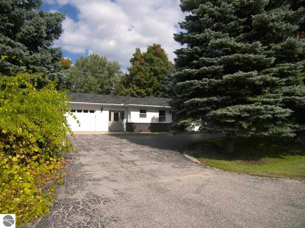 2593 Nelson Road Traverse City, MI 49686 - Photo 47 of 90 1791273-46.JPG