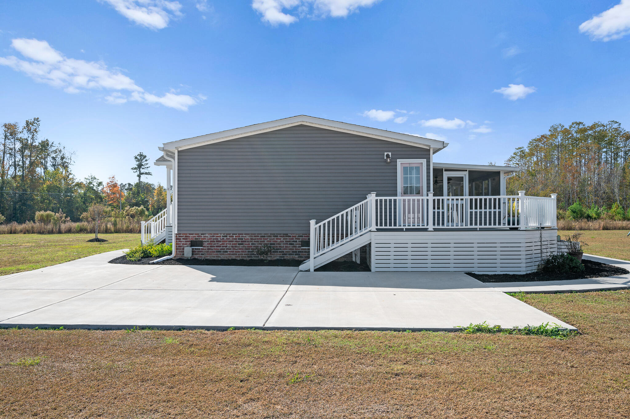 356 Westbury Road Bowman, SC 29018 - Photo 33 of 40 sidewalk to front entrance