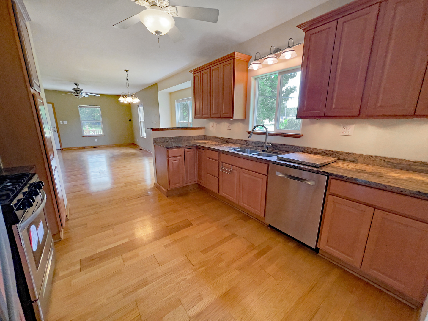 N510 Pleasant Hill Road Wheaton, IL 60187 - Photo 11 of 28