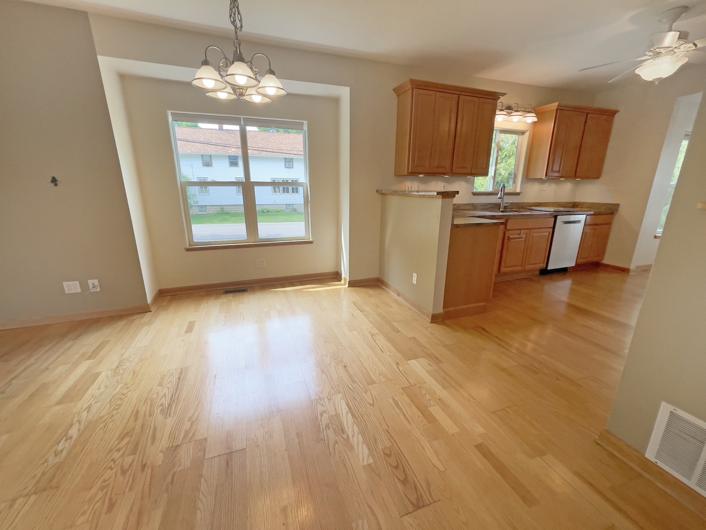 N510 Pleasant Hill Road Wheaton, IL 60187 - Photo 6 of 28