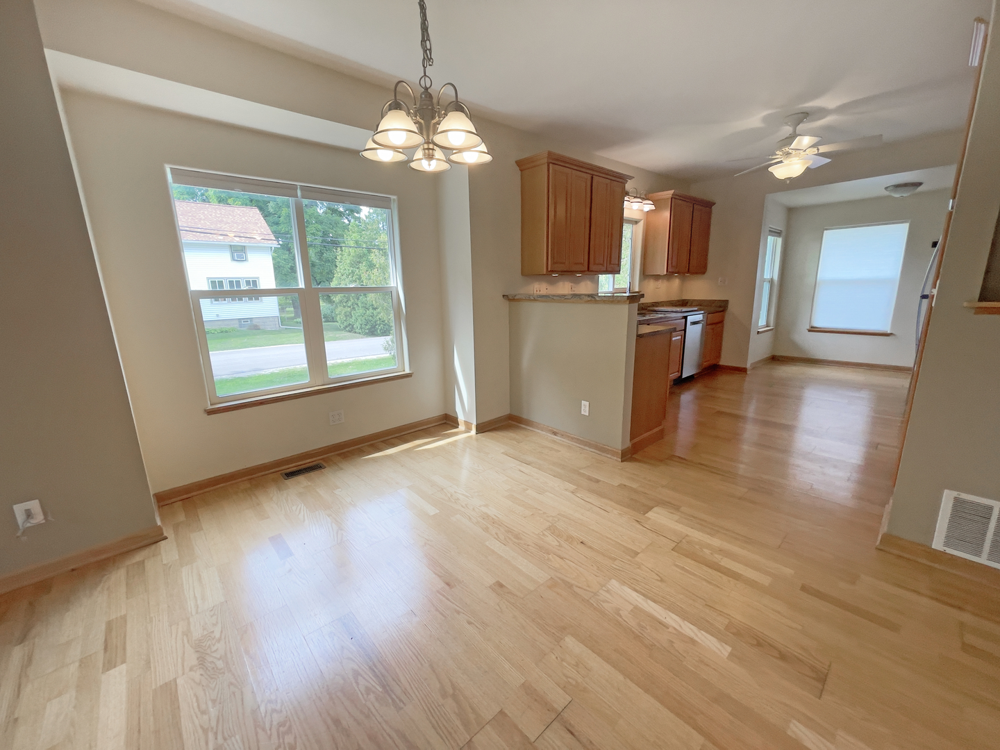 N510 Pleasant Hill Road Wheaton, IL 60187 - Photo 7 of 28