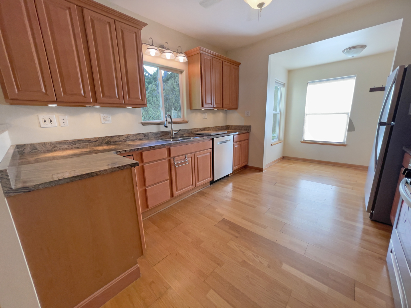 N510 Pleasant Hill Road Wheaton, IL 60187 - Photo 9 of 28