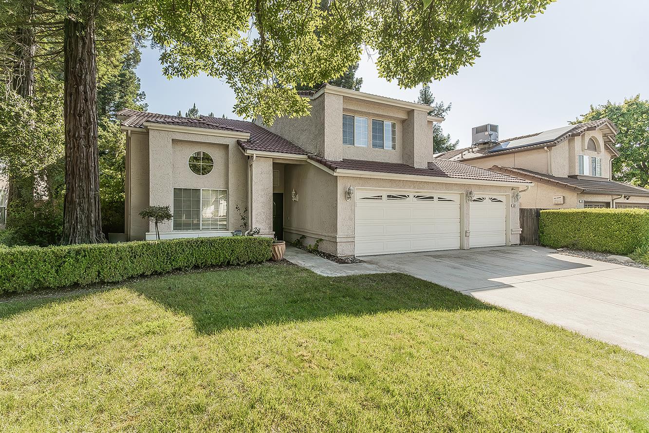 837 East Buckhill Road Fresno, CA 93720 - Photo 2 of 55