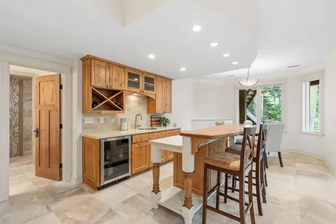 $1,995,000 | 710 Shadyview Lane North, Plymouth, MN 55447