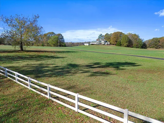 $550,000 | 310 Woods Cemetery Road, Hickory Valley, TN 38042