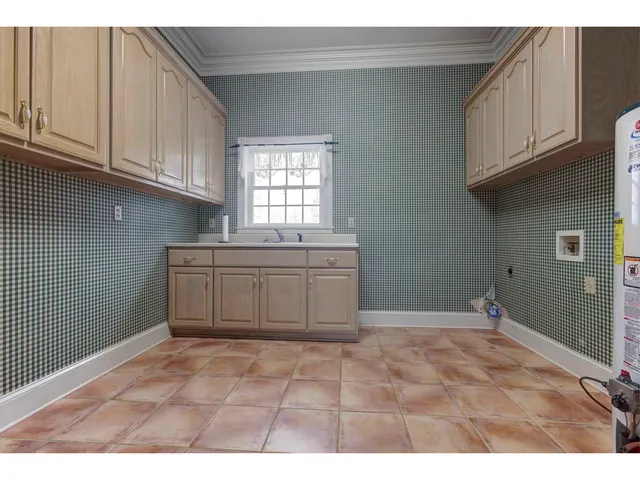 $550,000 | 310 Woods Cemetery Road, Hickory Valley, TN 38042