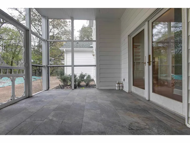 $550,000 | 310 Woods Cemetery Road, Hickory Valley, TN 38042