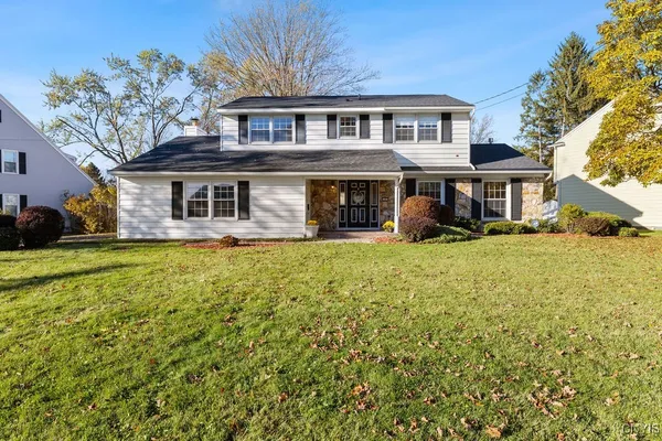 $315,000 | 7 Berrywood Road, Clay, NY 13090