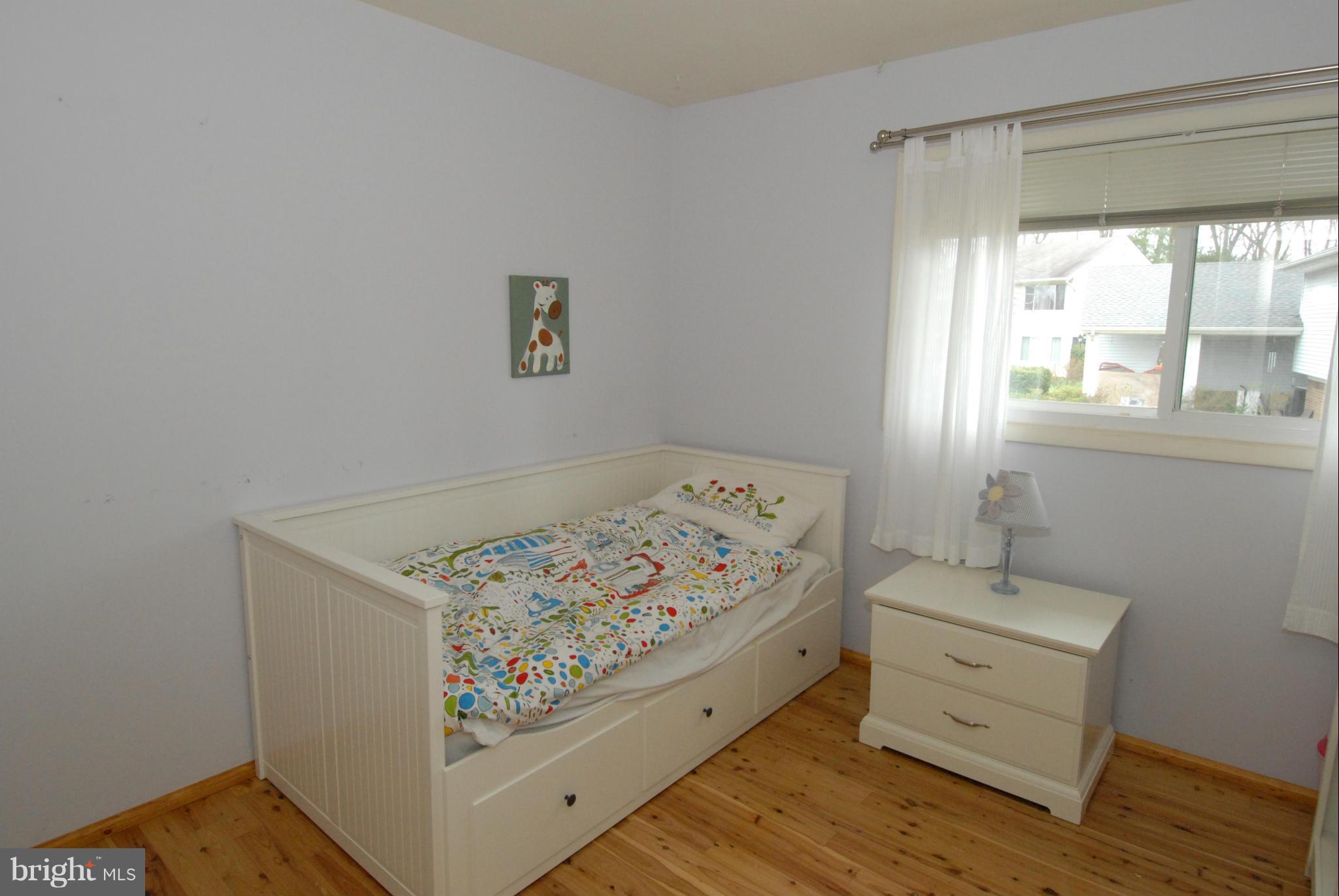 35 Thrush Road Sterling, VA 20164 - Photo 15 of 20 Bedroom