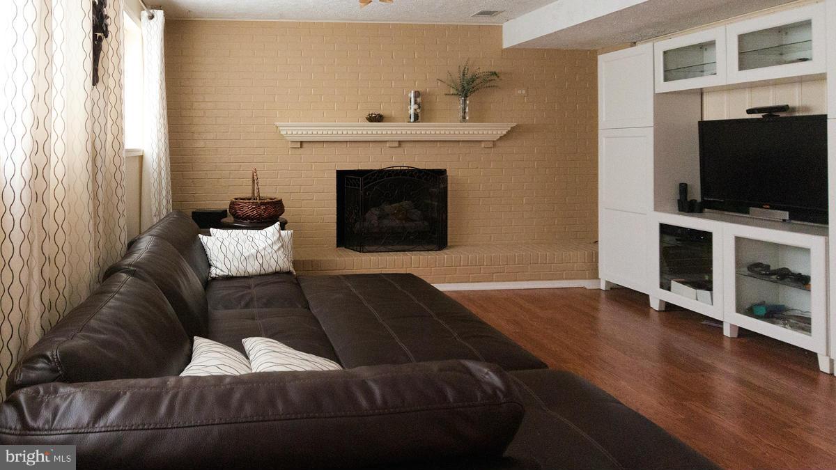 35 Thrush Road Sterling, VA 20164 - Photo 20 of 20 Family Room