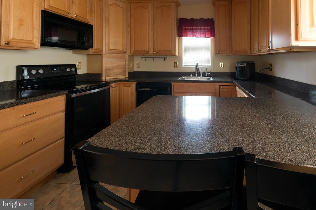 35 Thrush Road Sterling, VA 20164 - Photo 8 of 20 Kitchen