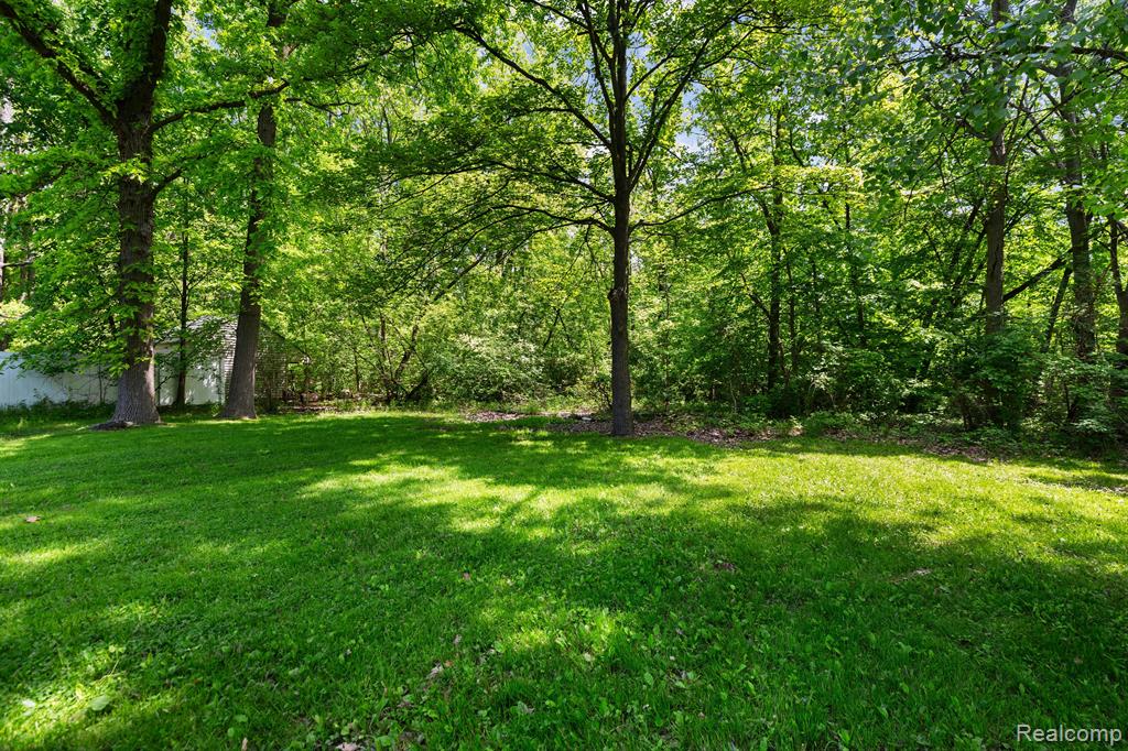 2685 Simpson Drive Rochester Hills, MI 48309 - Photo 7 of 29