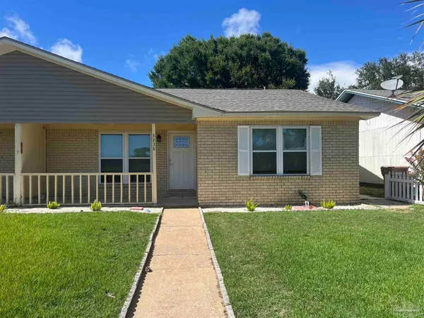 $1,600 | 3238 Santa Rosa Drive, Gulf Breeze, FL 32563