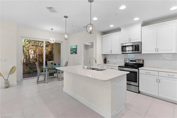 $2,500 | 2343 Sheen Lane, Unit 401, Naples, FL 34120
