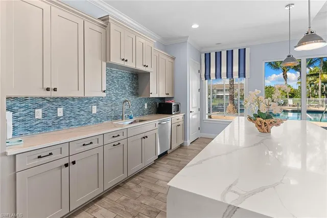 $2,500 | 2343 Sheen Lane, Unit 401, Naples, FL 34120