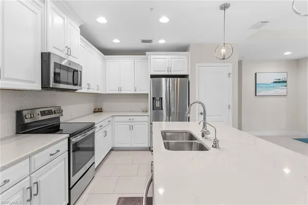 $2,500 | 2343 Sheen Lane, Unit 401, Naples, FL 34120