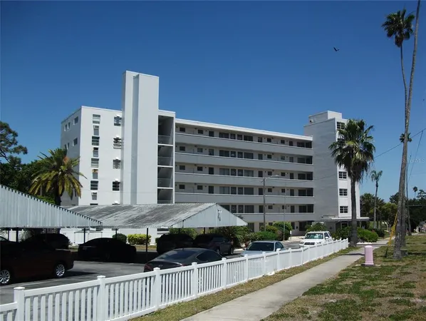 $94,900 | 200 North Betty Lane, Unit 5F, Clearwater, FL 33755
