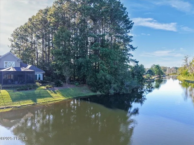 $425,000 | 44 Anchor Cove Court, Bluffton, SC 29910
