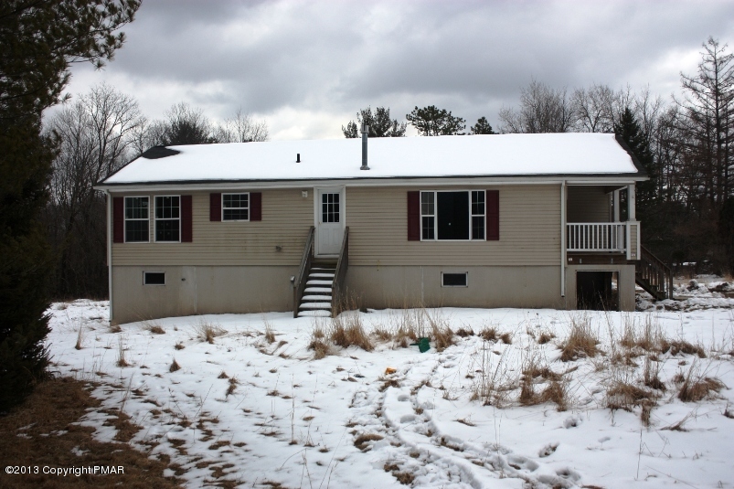 171 Blooming Grove Road Hawley, PA 18428 - Photo 4 of 17 Side view 2