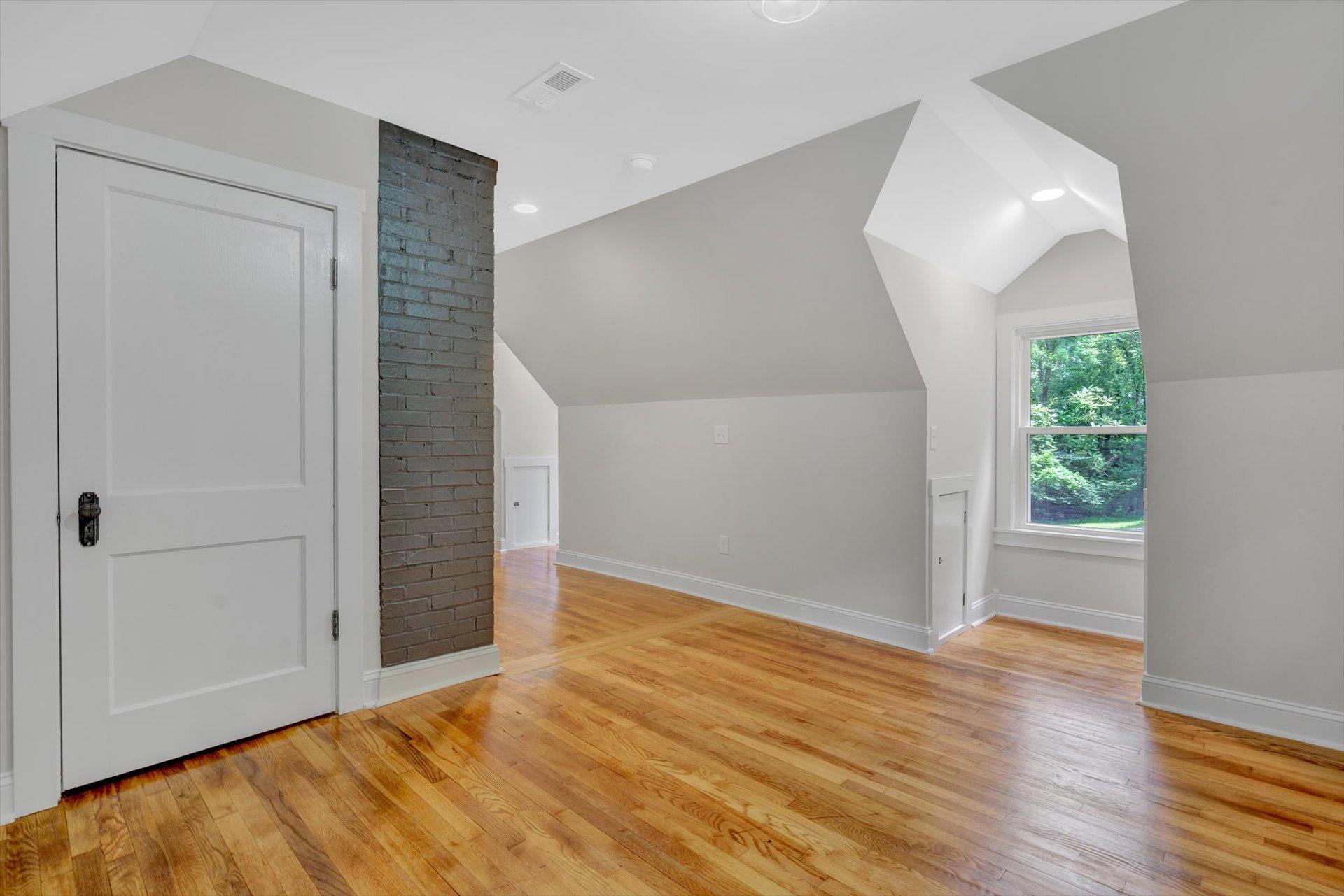 156 Ridgeview Circle Roanoke, VA 24019 - Photo 23 of 36 23-SHOWS GREAT-153-Henry
