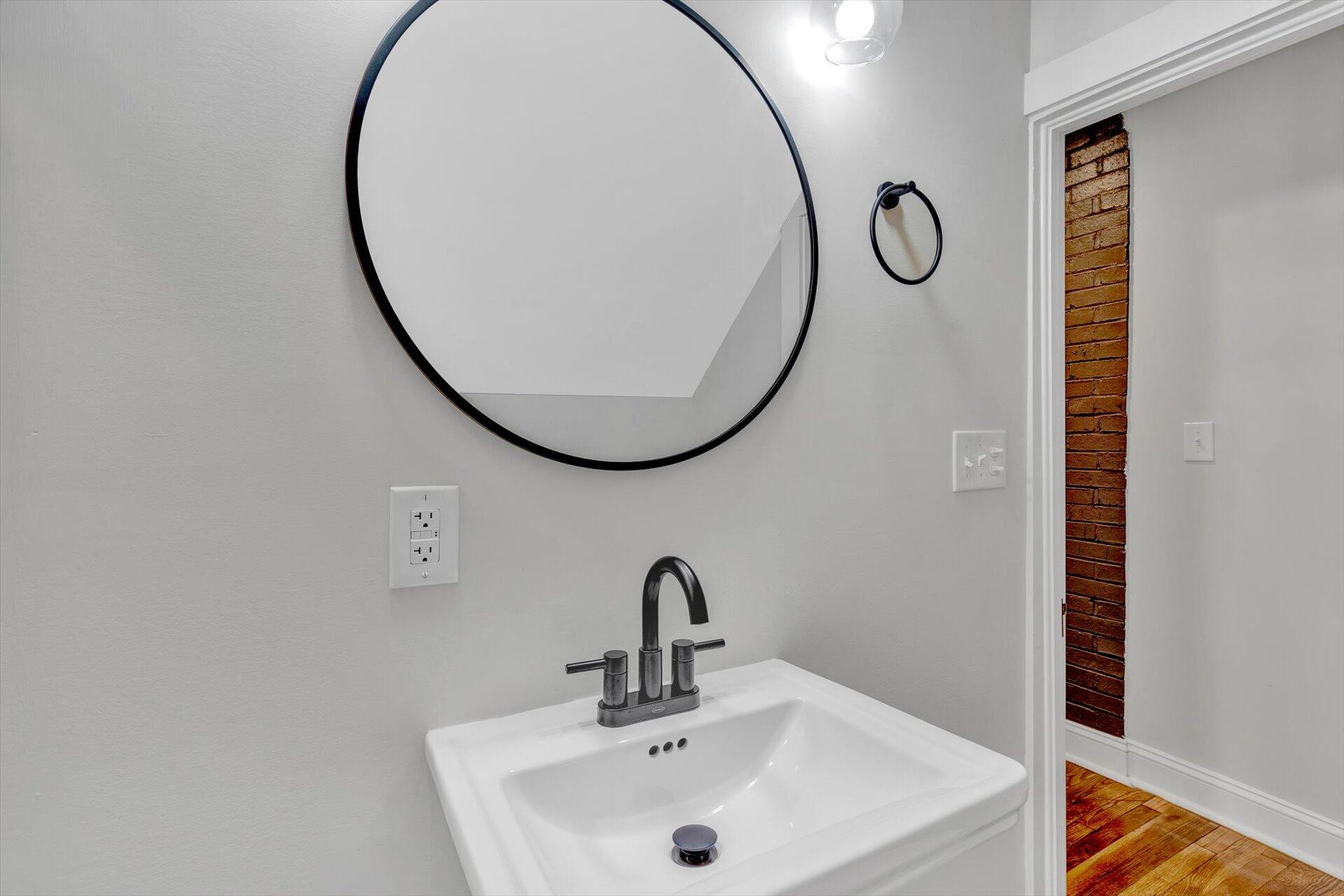 156 Ridgeview Circle Roanoke, VA 24019 - Photo 25 of 36 25-SHOWS GREAT-155-Henry