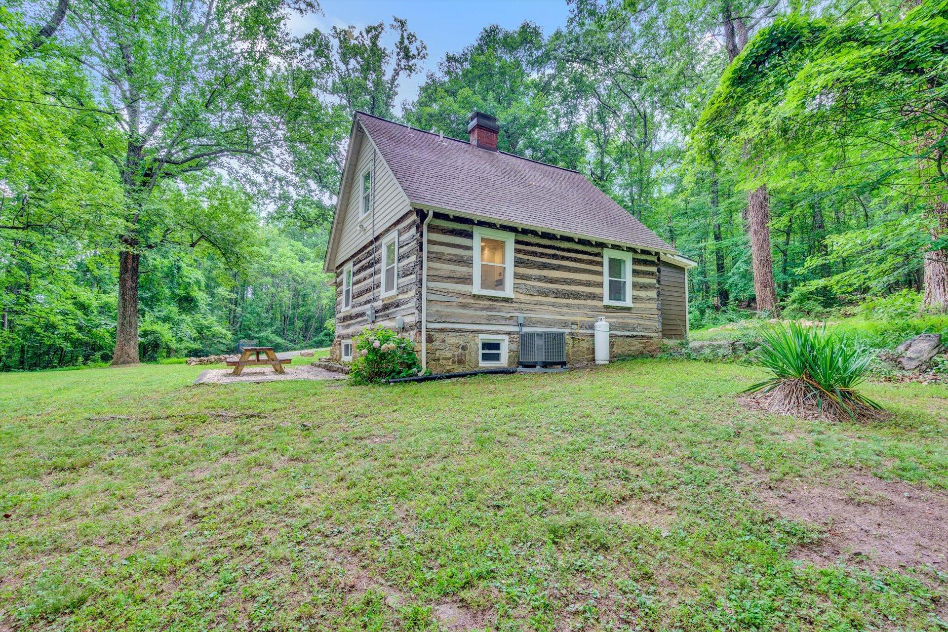 156 Ridgeview Circle Roanoke, VA 24019 - Photo 26 of 36 27-SHOWS GREAT-135-Henry