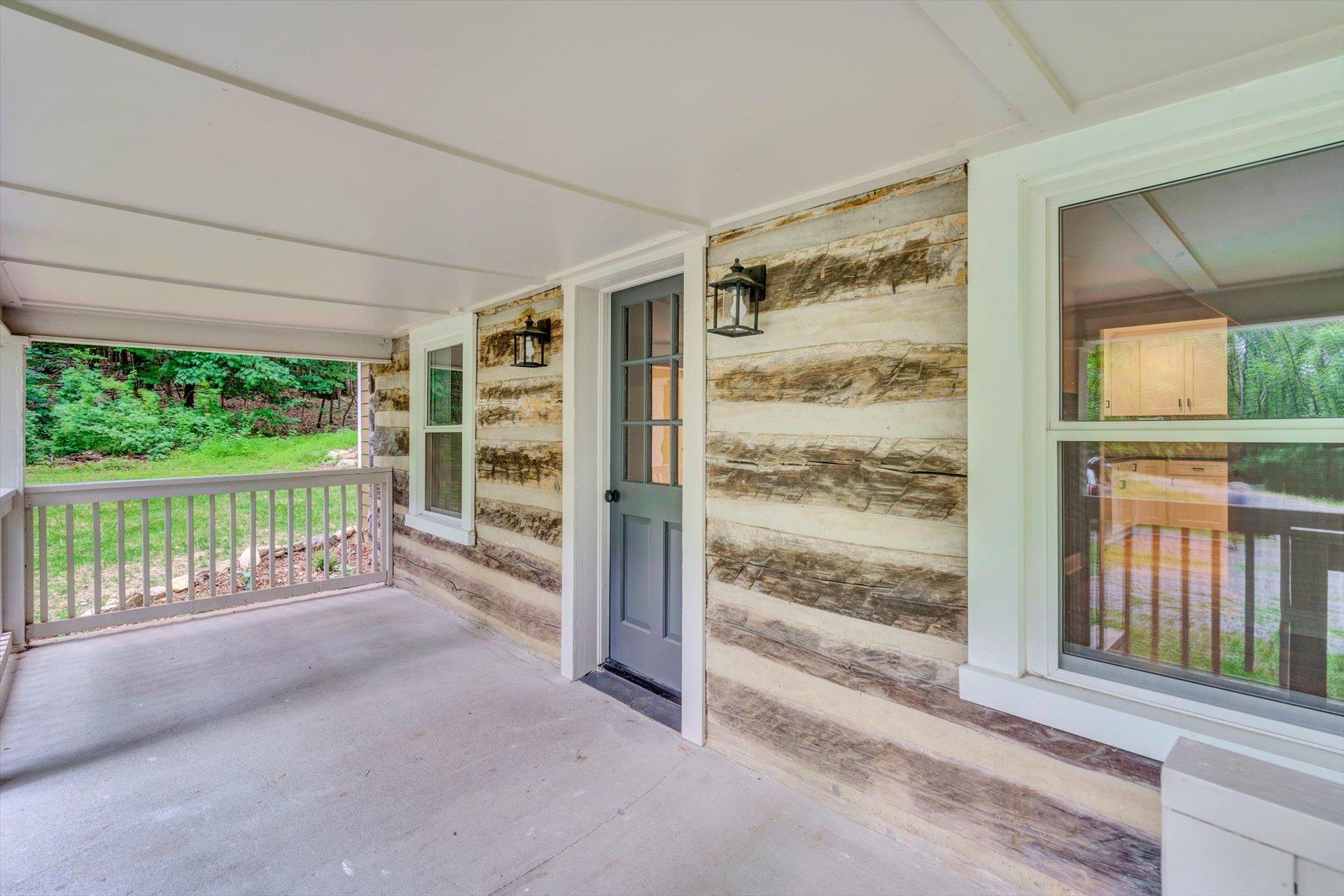 156 Ridgeview Circle Roanoke, VA 24019 - Photo 7 of 36 07-SHOWS GREAT-137-Henry