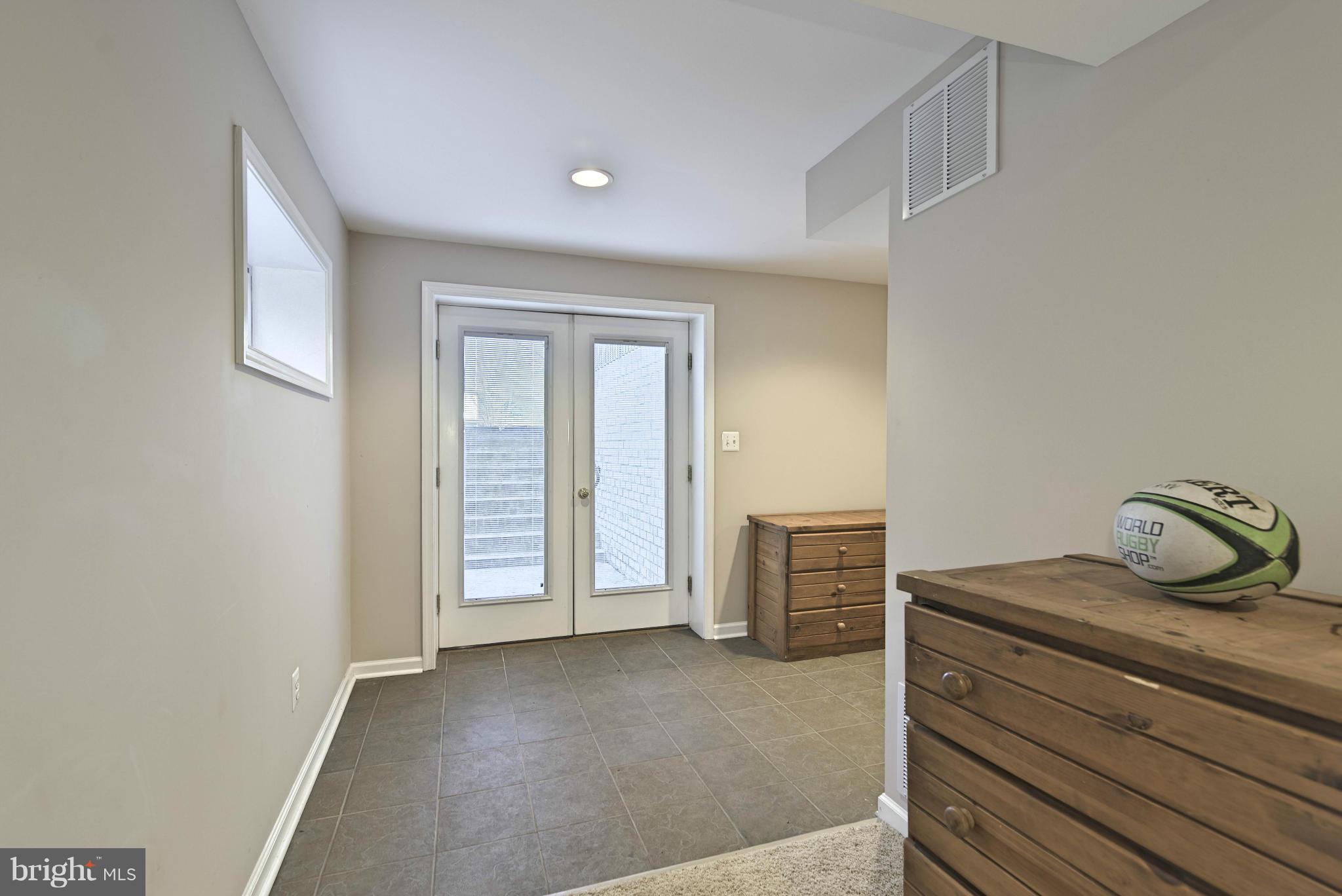 4429 Flintstone Road Alexandria, VA 22306 - Photo 21 of 27 Interior (General)