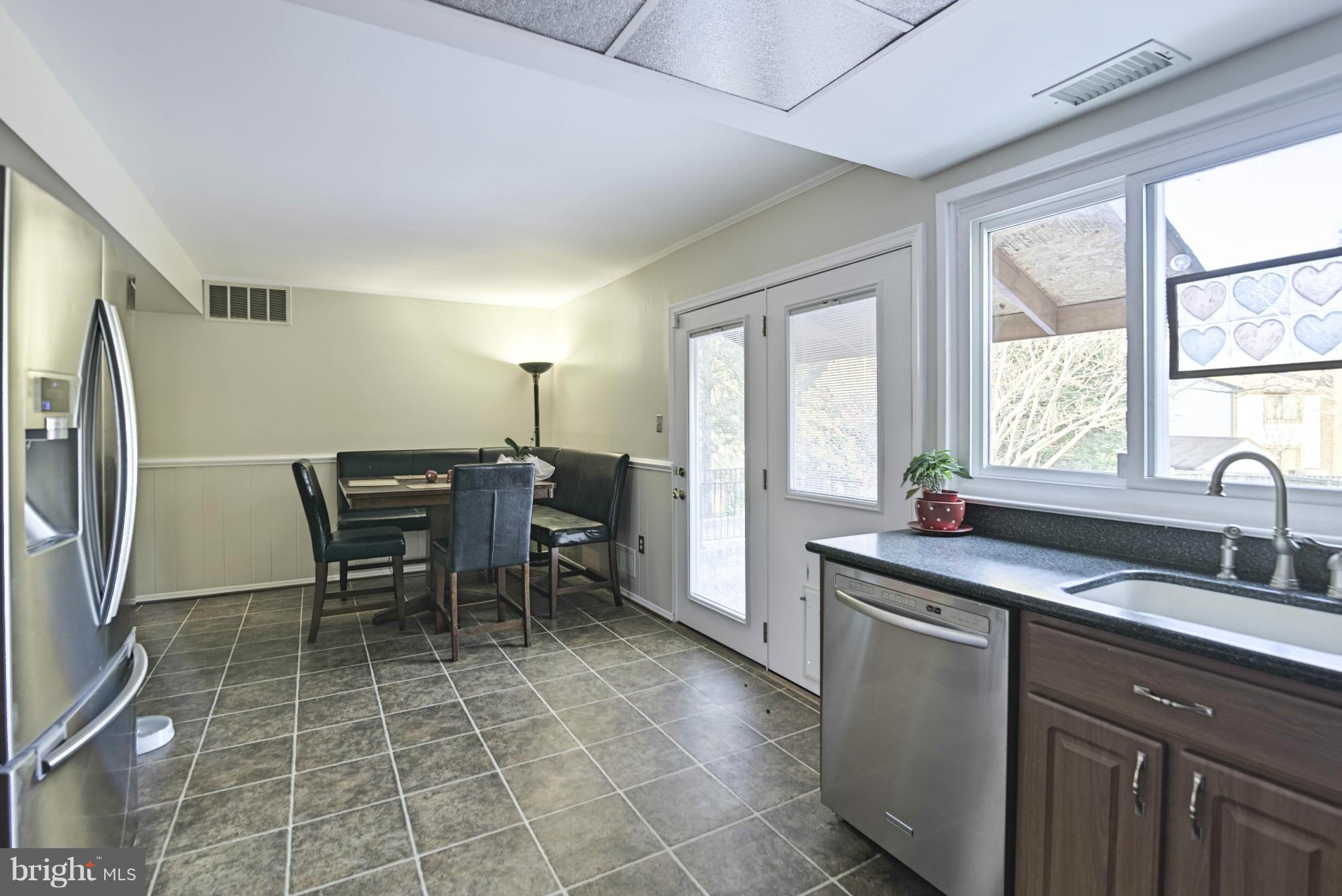 4429 Flintstone Road Alexandria, VA 22306 - Photo 8 of 27 Kitchen