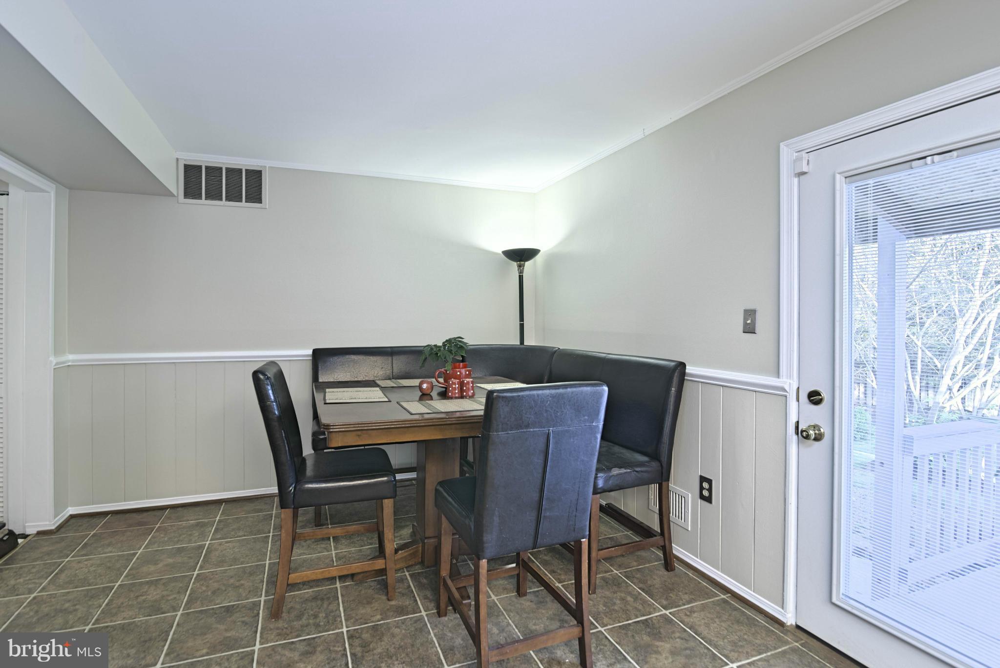 4429 Flintstone Road Alexandria, VA 22306 - Photo 9 of 27 Kitchen