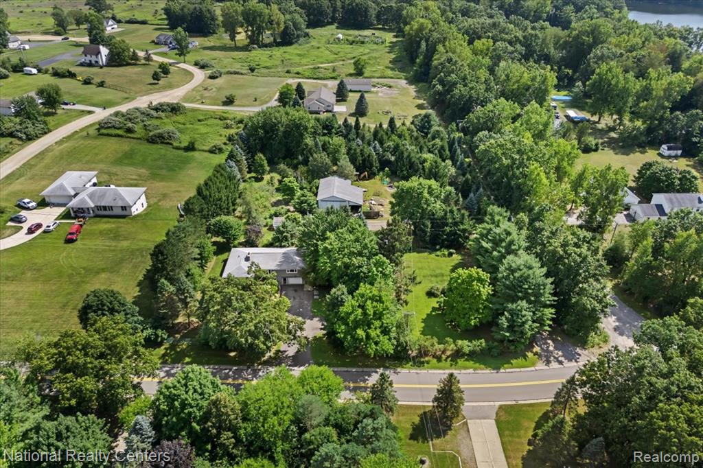 1785 Middle Road Highland, MI 48357 - Photo 47 of 50