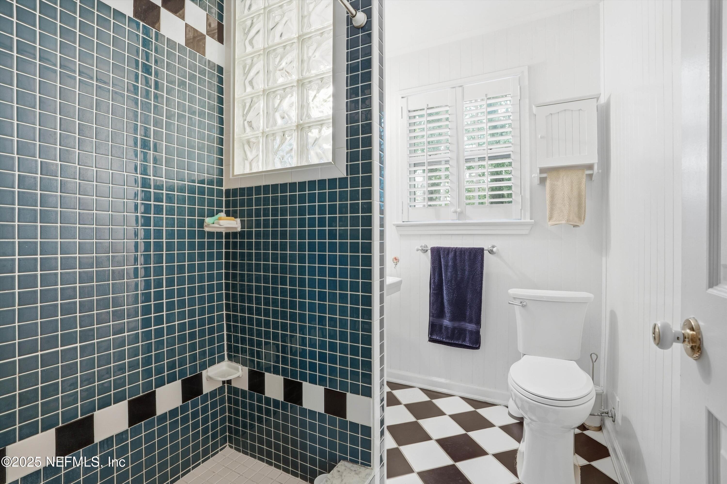 1602 Felch Avenue Jacksonville, FL 32207 - Photo 17 of 26 18-Bathroom